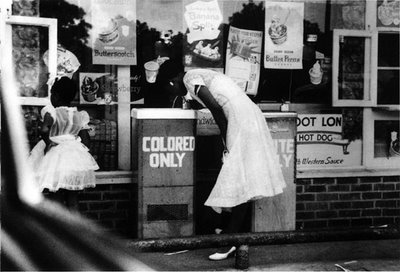 colored-water-fountain