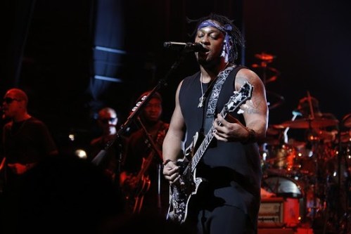 D'Angelo w. Guitar