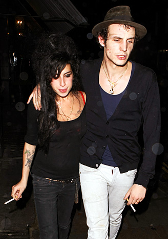 amy-winehouse-fight-lg